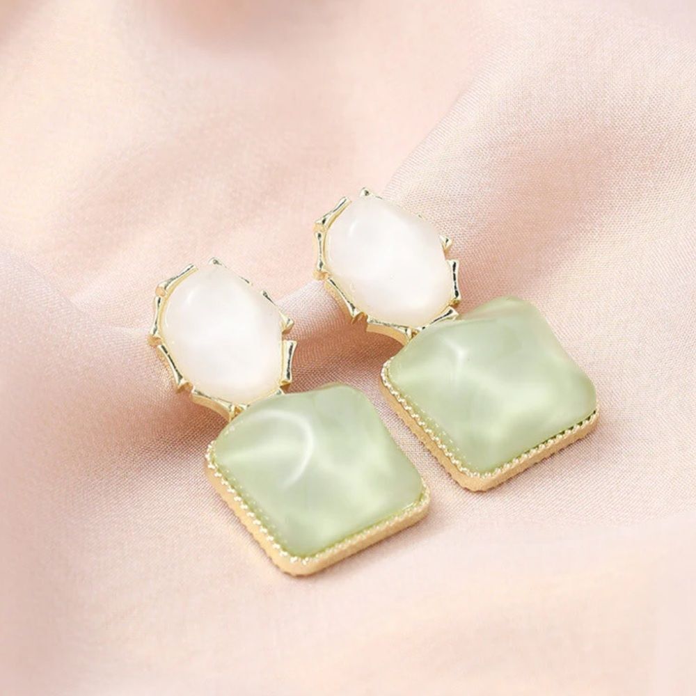 Bohemian green detail earrings A524